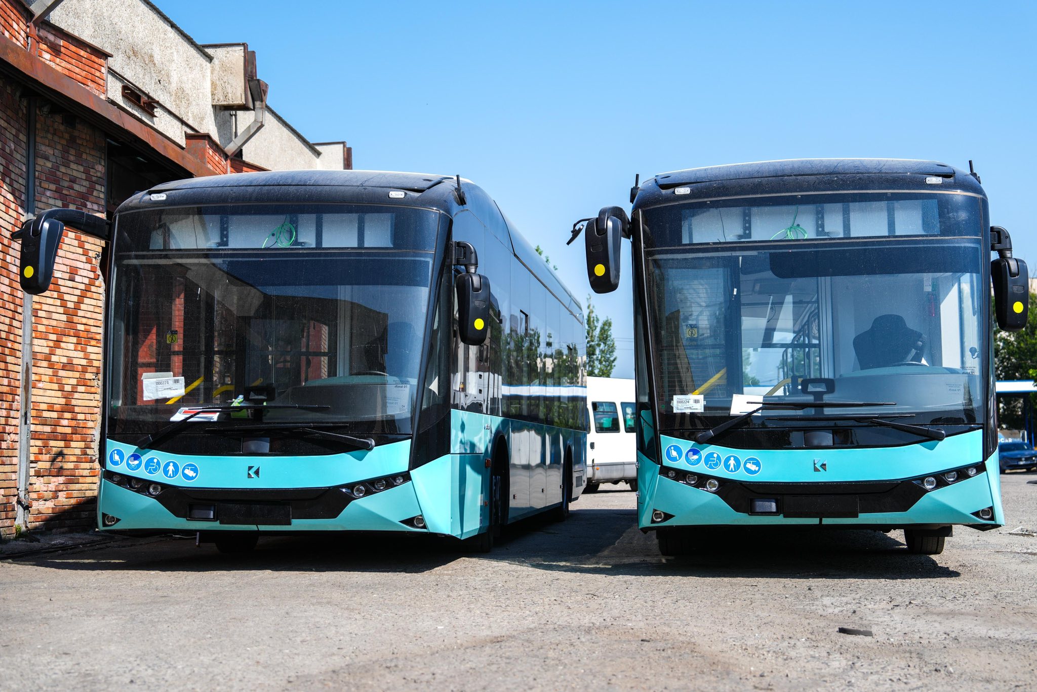 Cât costă biletul RAT în Craiova, ce preț au abonamentele și traseele metropolitane și cum plătești prin aplicație, card sau automate.