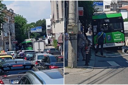 Autobuz RAT Craiova surprins într-o zonă cu carosabil degradatAutobuz RAT Craiova surprins într-o zonă cu carosabil degradat