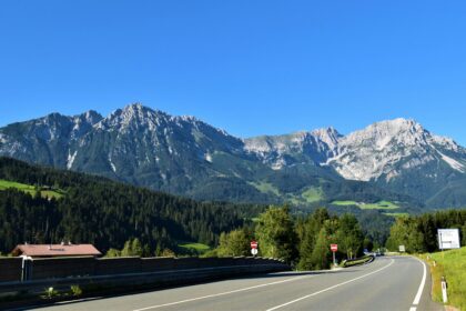 Indicator IG-L cu limită de 100 km/h pe o autostradă din Austria