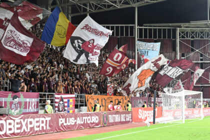 Suporteri rapidiști în Giulești la meciul Rapid - Universitatea Craiova
