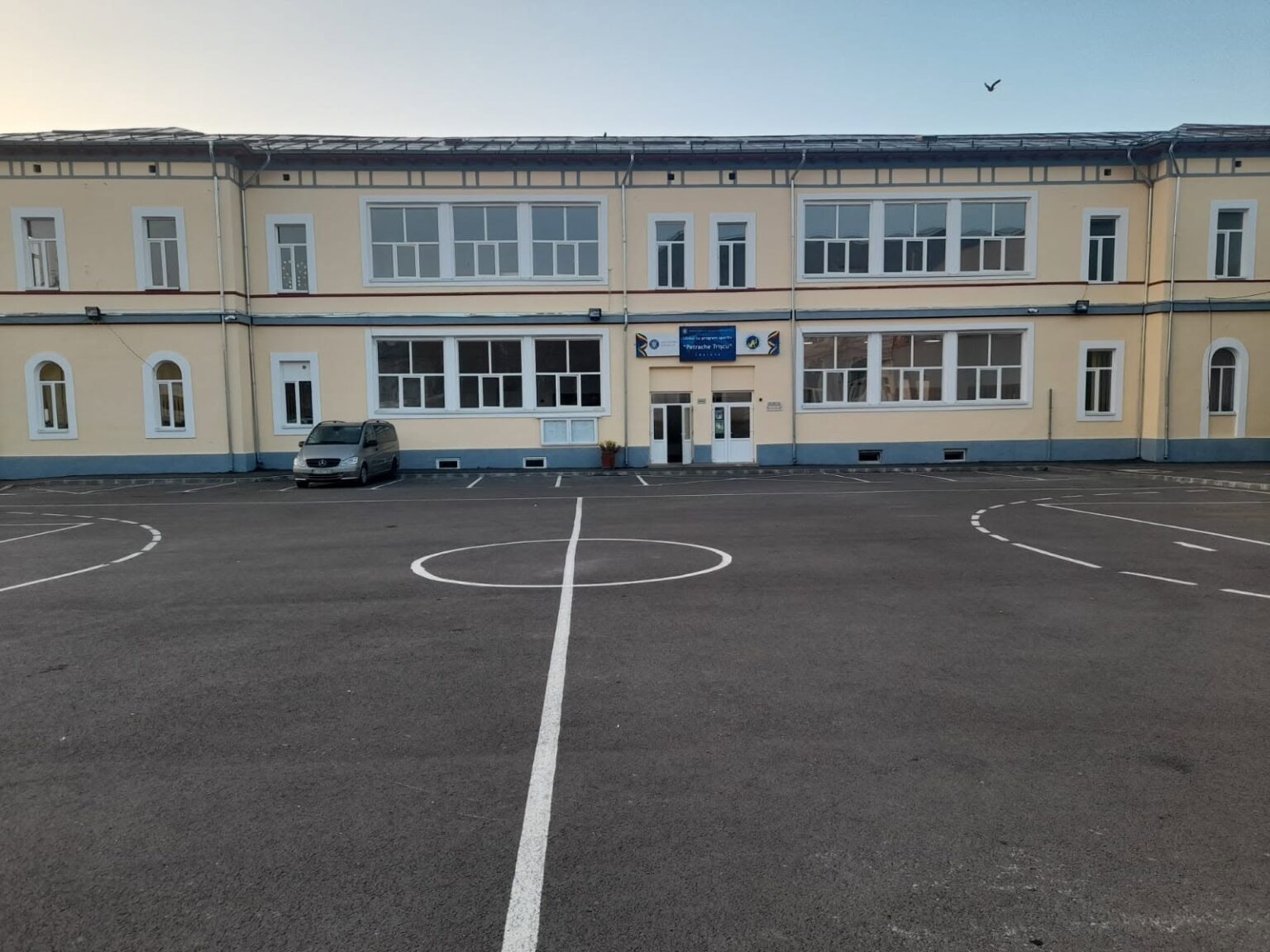 Campusul „Petrache Trișcu” ar urma să includă săli pentru sportivi, cazare și cantină. Proiectul revine la vot pentru actualizarea indicatorilor investiției.